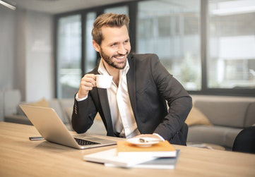 Custom Software vs Off-the-Shelf: Which Is Right for You?